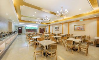 Vienna International Hotel (Anji Jiayuan Plaza)