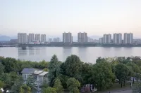 Yuejia Scenic Hotel (Jiujiang Wuning West Seabay Scenic Area) - Deniz Manzaralı