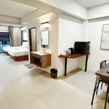 Key Hotel @ Old City Center Отели рядом с достопримечательностью «Старый город Чан Май»