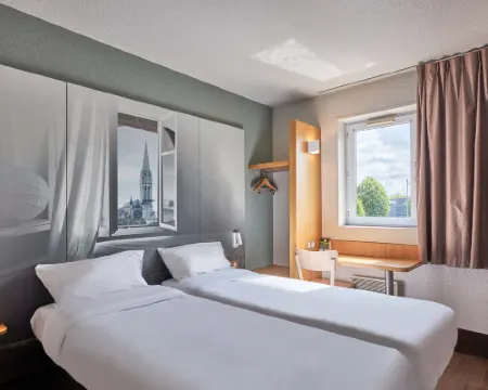 B&B Hotel Caen Mémorial Hotels in Saint-Contest