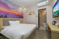 Mulan Hotel (Fuzhou Sanfang Qixiang Provincial Hospital Subway Station Store) - 2-Star