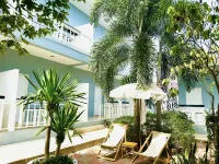 แอทเดอะบีช เกาะล้าน