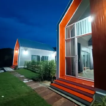 ANYAMAN LANTA Hotels near Khlong Khong Beach