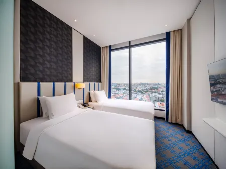 Holiday Inn Express Singapore Katong Отели рядом с достопримечательностью «Block 18 HDB Dover Crescent»