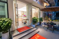 Shanshuitan Homestay (72 Wonder Tower West Railway Station) โรงแรมใกล้วิทยาลัยจางเจียเจี้ยมหาวิทยาลัยจีโช