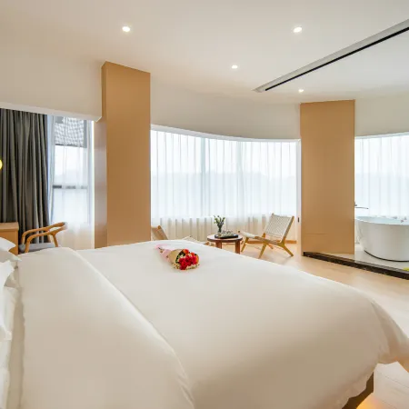 Jiangshang Lingyun · Qingwan Hotel (Zhanggong Bridge Shangzhongshun Gourmet Street) Hotels in Leshan