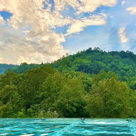 FIRSTHOTSPRINGHOTEL