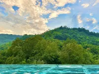 FIRSTHOTSPRINGHOTEL - مسبح