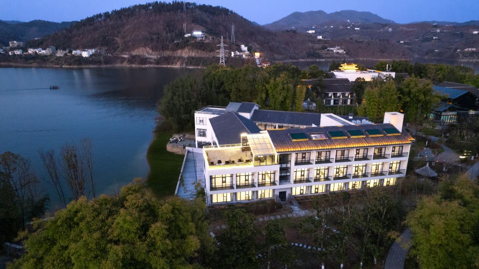 Ankang Yinghu Xiaoyin Resort Hotel