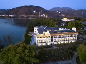 Ankang Yinghu Xiaoyin Resort Hotel