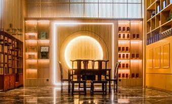 Huayi Hotel (Hankou Railway Station Changqing Road Branch)