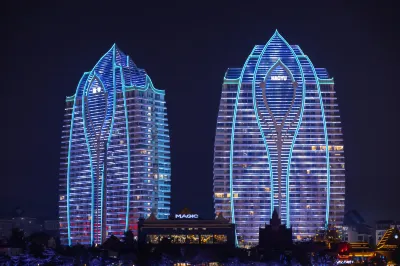 Twin Tower Star Holiday Hotel (Splashing Square Jiangbian Night Market)