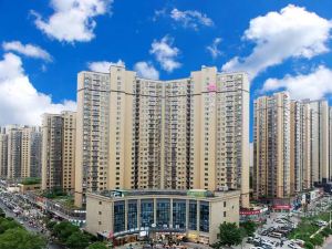 Yishang Hotel (Wuhan Caidian Street Linyi Avenue Subway Station)