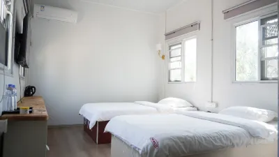 Dongtian Youyi Hotels near Flaming Valley