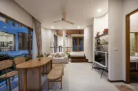 Taryn Tara Cafe and Stay - Parvekkeita