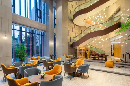 Holiday Inn Chengdu Airport (Shuangliu Airport) Отели рядом с достопримечательностью «Southwest Minzu University (Southwest Airport Economic Development Zone Campus)»