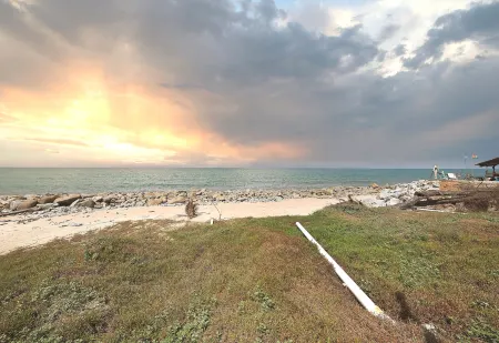 Hotel O Teratak Samuderakita, Chalet & Guesthouse Отели в г. Batu Rakit