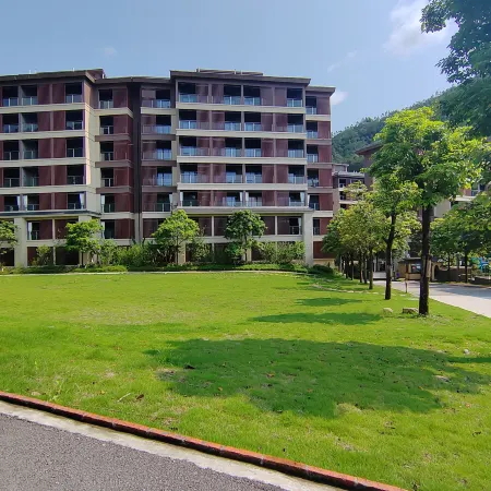 Huamu Guposhan Hot Spring B&B