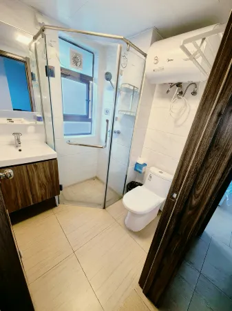 Youyi Hotel (Yangjiang Hailing Island Beiluowan Scenic Area) Отели рядом с достопримечательностью «Dajiao Temple of the Queen of Heaven»