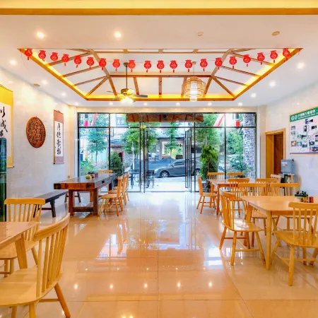 Qianhuan·evelyn·Wangshan Light Luxury Pool Homestay (Libo Xiaoqikong East Gate)