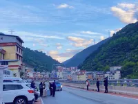 康定鳳姐民宿（近情歌廣場） - 山景