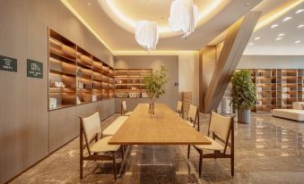 Yantai Penglai Administrative Service Center Atour Hotel