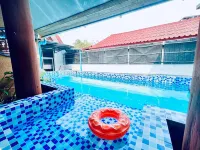 Poolhouse Hostel Hotels in Vang Vieng