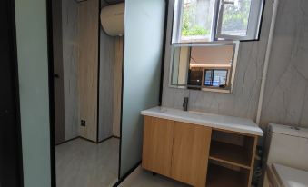 Minliu Homestay (Yining Airport Yining Railway Station)