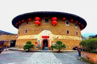 Tea Man Station 3 Fuqian Building 1906 Tulou Homestay