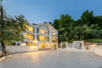 安吉山隱逸宿·Villa純白設計師私湯度假美宿 雲上草原國際山地旅遊度假區附近的飯店