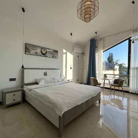 Yu Jian · Dongzhai Homestay
