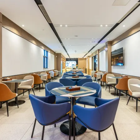 Echarm Hotel (Xichang Hangtian Avenue Walmart Yuelianghu Wetland Park)