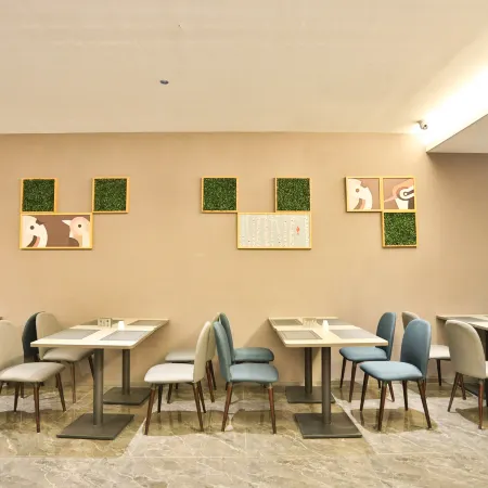 Home Cloud Four Seasons Hotel (Dunhua Chang'an Road Food Street Branch)