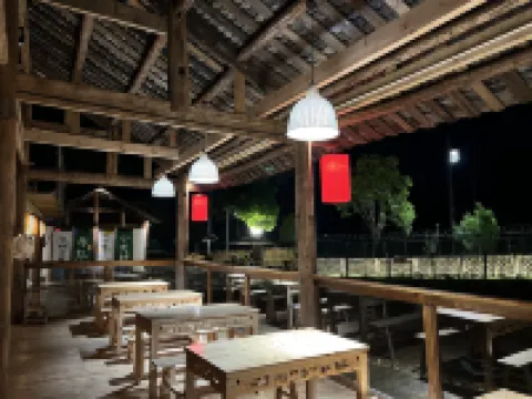 山春里民宿（烏江寨東寨口店）