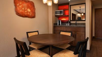 リゾートビュー.フロリダ特別バリアフリールームと聴覚障害者用オプション.クイーンサイズベッド2台. ディズニーズ アニマル キングダム ロッジの写真