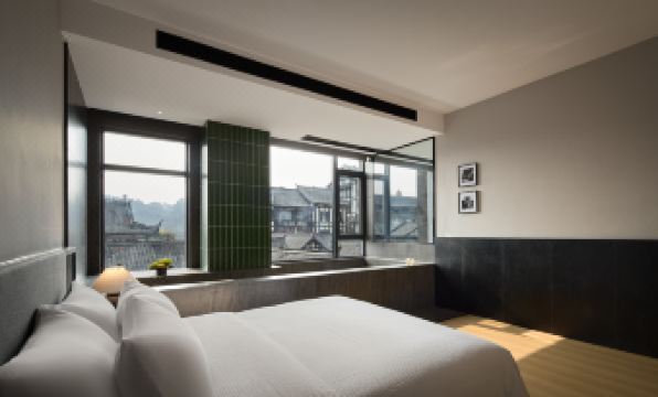 Leshan L Private Soup River View Hotel · City Vacation