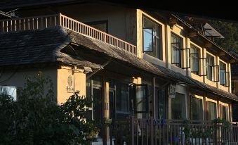 Jingxiangrun Homestay (Pu'er Lancang Jingmaishan Ancient Tea Forest Scenic Area)