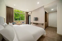 Rongxian Xinghe Hotel