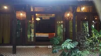 Nguyet Bieu Garden Riverside Hotels in Huong Ho