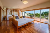 Kanucha Bay Hotel & Villas