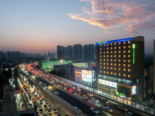 Holiday Inn Express Zhengzhou Nongye Road, an IHG Hotel