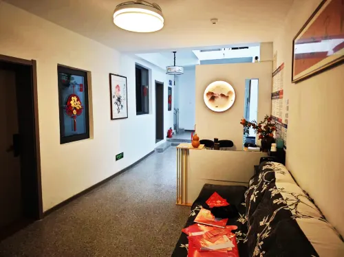 Youjing Xiaoyuan Homestay (Luoyi Ancient City Street Branch)