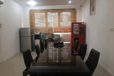 Island Hostel Bayan Lepas Airport Отели в г. Баян Лепас