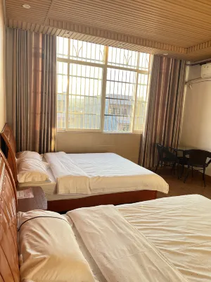 Runhua Business Hotel Hotels in Luchuan