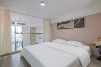 Travel Season Loft Apartment (Yichang East Station Marriott Center Store)