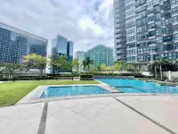 Thompson Suites BGC (Uptown Parksuites) - Pools