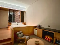 Fuxian Lake Chantilly Hotel & Restaurant Hotels in Chengjiang