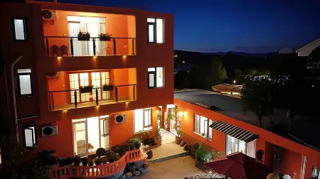 Wuyuan Garden Villa Отели рядом с достопримечательностью «CPC Yunnan Provincial Committee Party School»