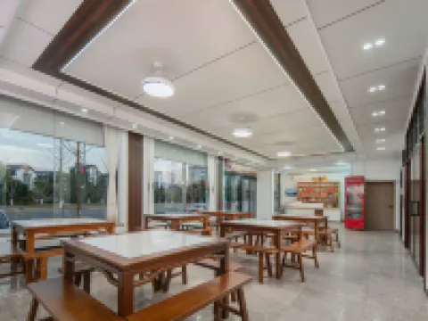 โรงแรมในเยว่ โรงแรมในเสาซาน