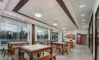 Hotels in Yue